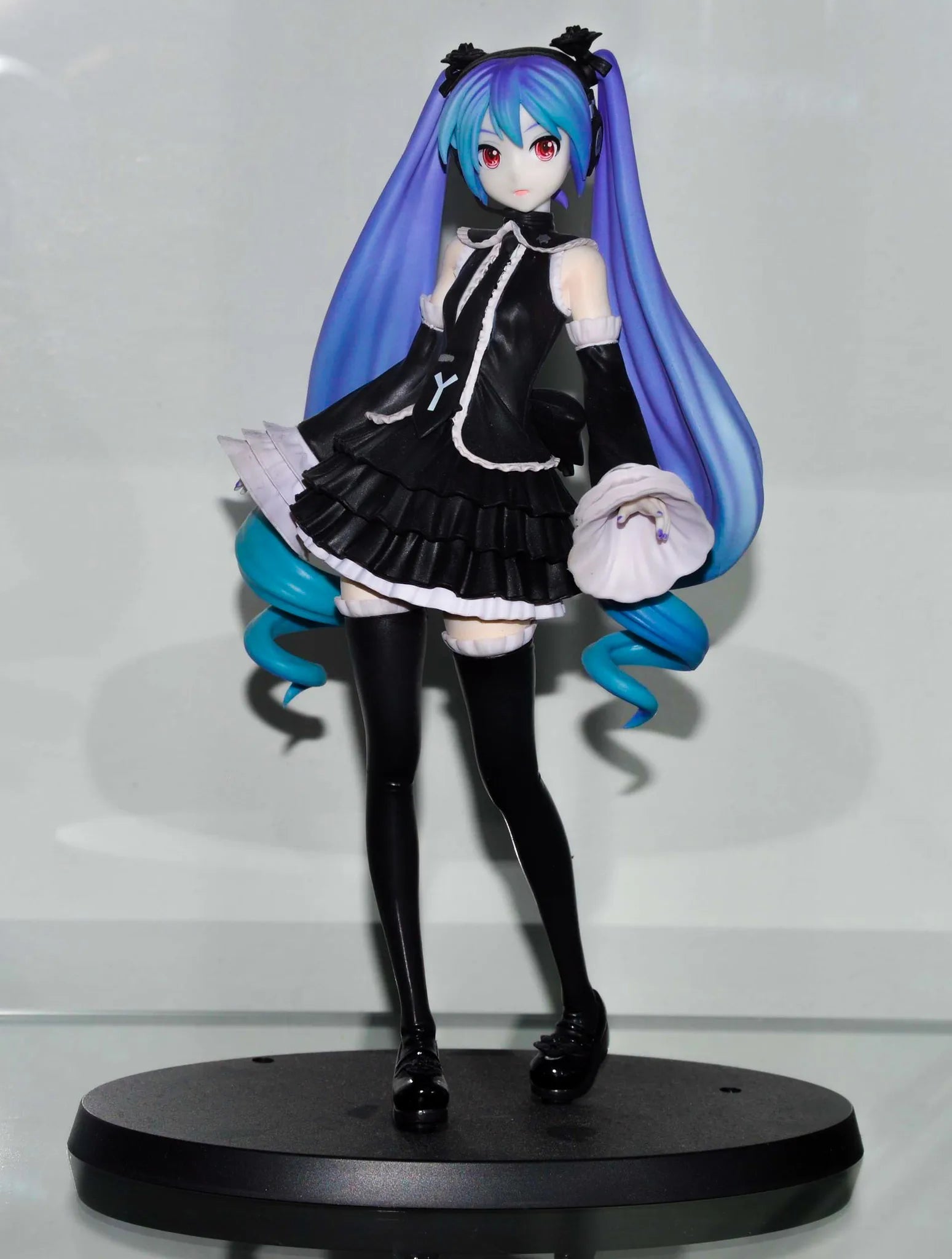 Hatsune Miku Black Dress Lolita Figure – Project DIVA | 17cm PVC Collectible
