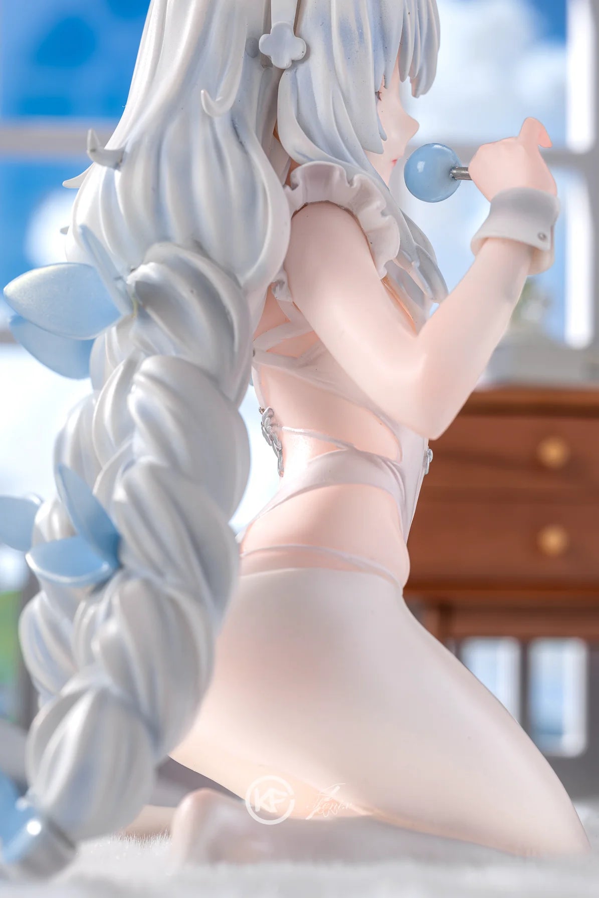 Azur Lane Le Malin Lazy White Rabbit Figure | 20CM Kneeling Dress-Up Collectible
