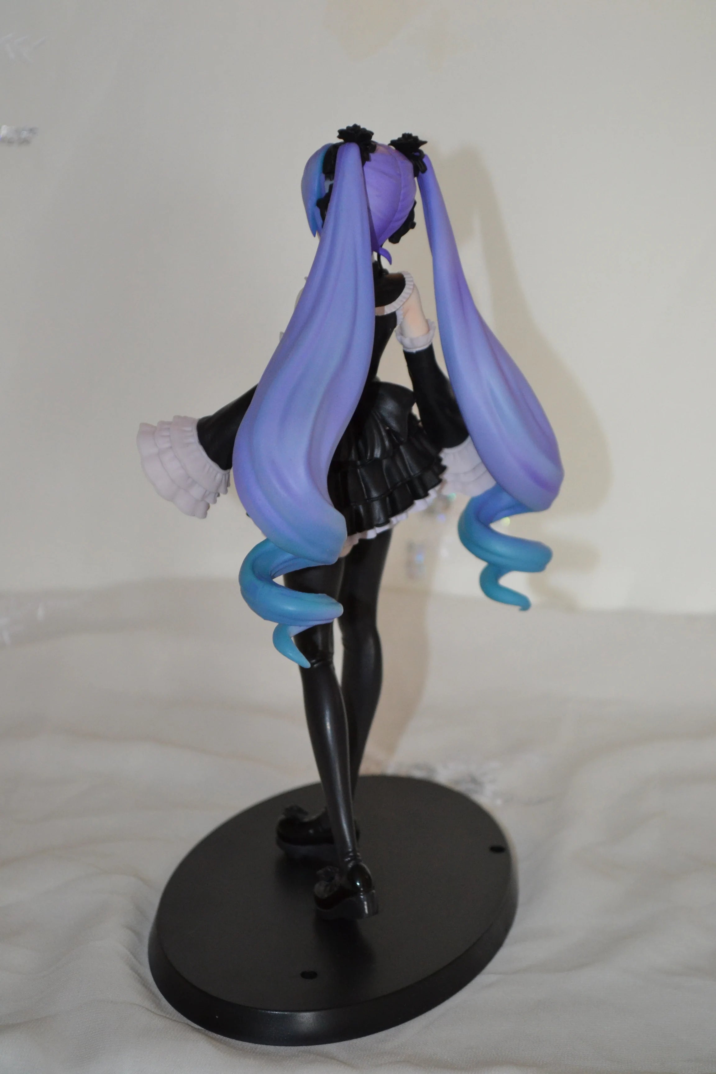 Hatsune Miku Black Dress Lolita Figure – Project DIVA | 17cm PVC Collectible